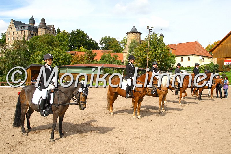 009M5217_Reiterwettbewerb Siegerehrung.jpg - Siegerehrung Reiterwettbewerb 2. AbteilungFoto Monika Limmer